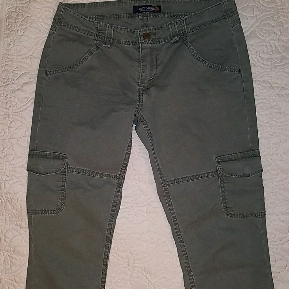Levis Cargo
